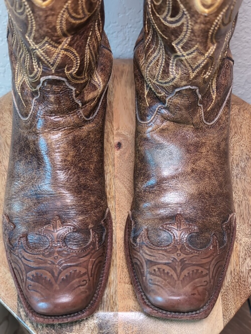 Tony Lama Classic Brown Embroidered Western Cowboy Boots - Picture 7 of 15